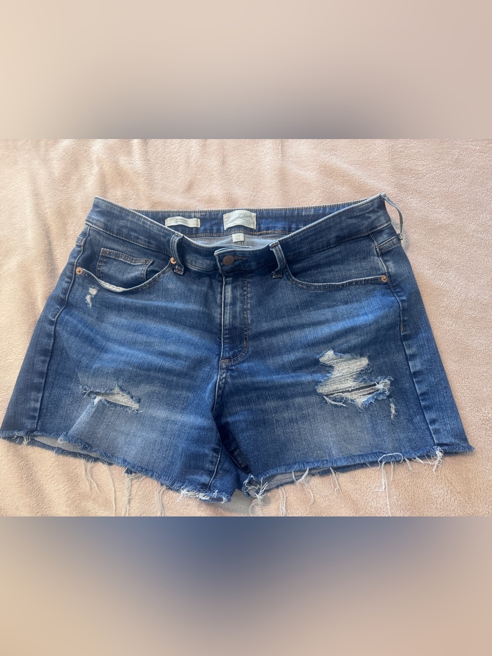Universal Thread Midi High-Rise Distressed Denim Women's Shorts - Dark Blue
